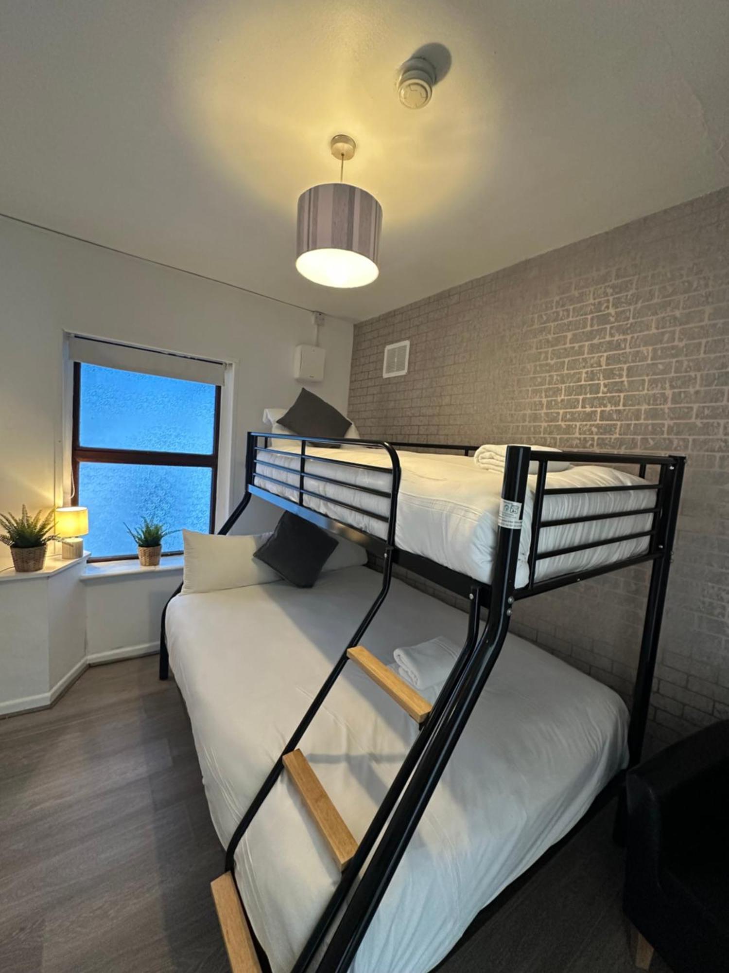 City Centre Stay Apartment ゴールウェイ エクステリア 写真